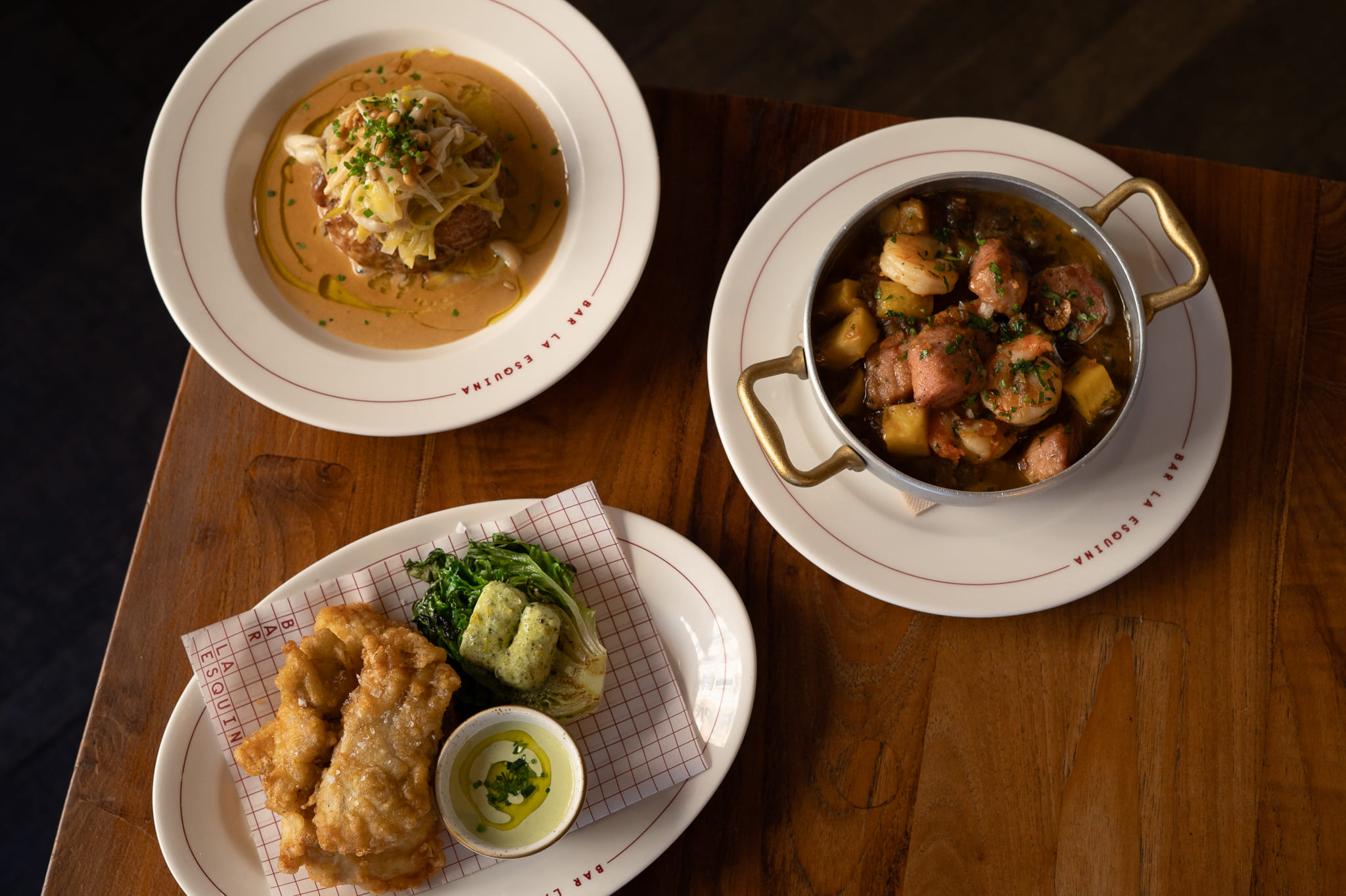 5 restaurantes con encanto en el centro de Barcelona para comer como un auténtico local. 5 restaurantes con encanto en el centro de Barcelona para comer como un auténtico local.